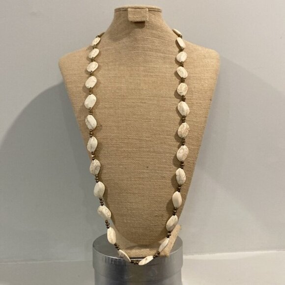 White large stones and gold plated beads necklace AB - Picture 3 of 6